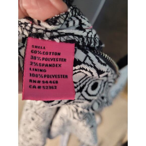 Betsey Johnson Vintage Blk/Wht Geometric Dress Ruffled Hem/Sleeves Sz 10 - Picture 6 of 6